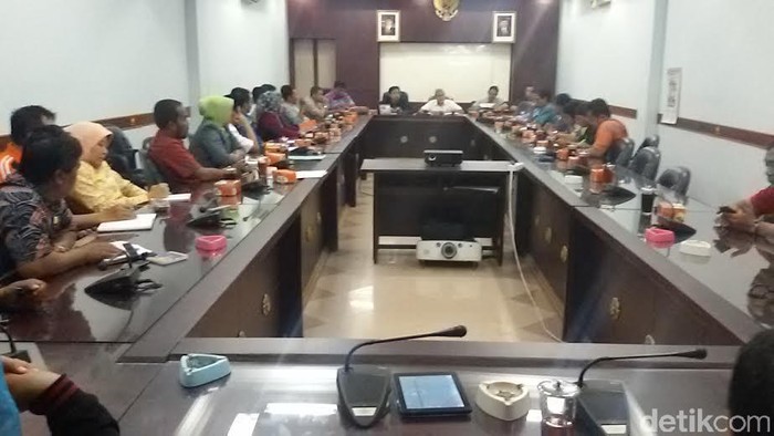 Pansus Rekomendasikan Tahapan Pilkada Jember Dihentikan