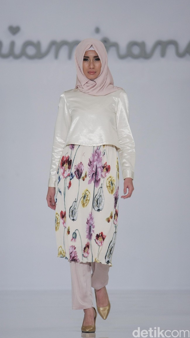 Ria Miranda Trunk Show 2016 Classifo at The Hall Lt.8 Senayan City. Jakarta. [Foto: Mohammad Abduh/Wolipop]