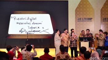 Jaringan 4G datang dan mengubah lanskap teknologi dan kebiasaan masyarakat yang makin membutuhkan akses internet dalam kegiatan sehari-harinya. Foto: agung pambudhy
