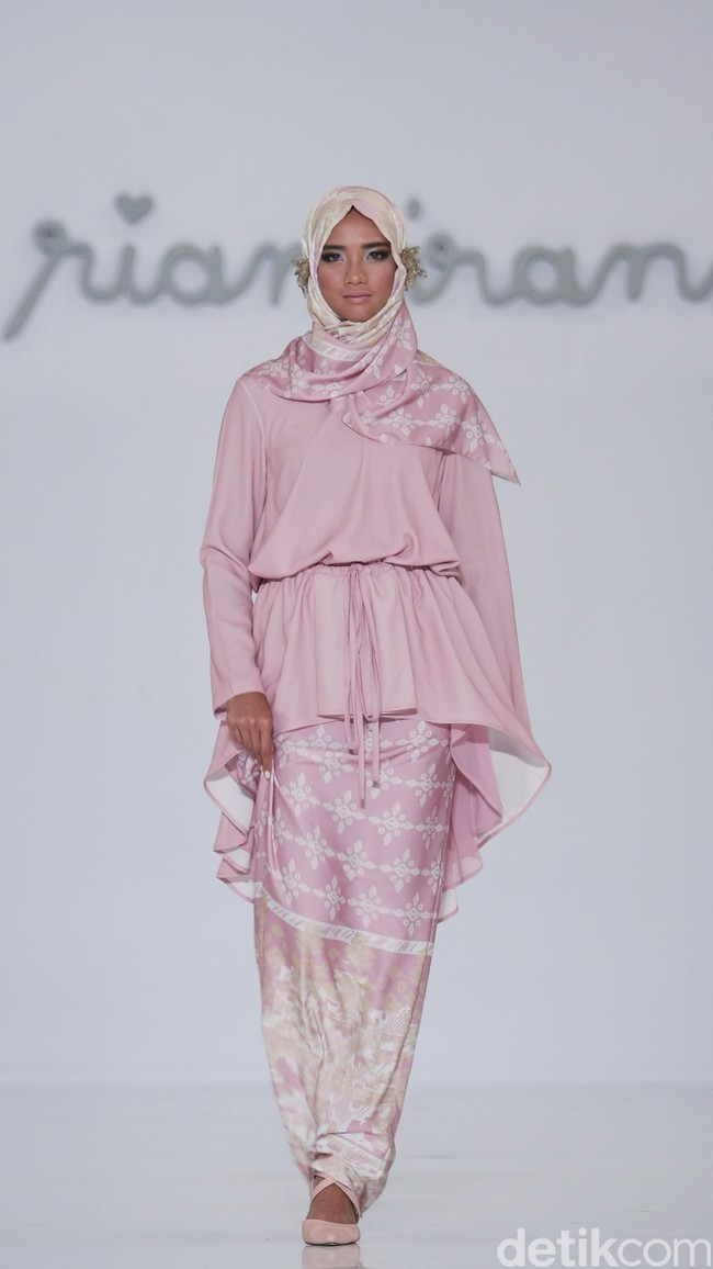 Ria Miranda Trunk Show 2016 Classifo at The Hall Lt.8 Senayan City. Jakarta. [Foto: Mohammad Abduh/Wolipop]