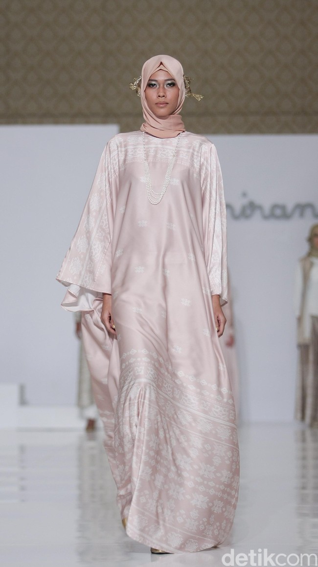 Ria Miranda Trunk Show 2016 Classifo at The Hall Lt.8 Senayan City. Jakarta. [Foto: Mohammad Abduh/Wolipop]