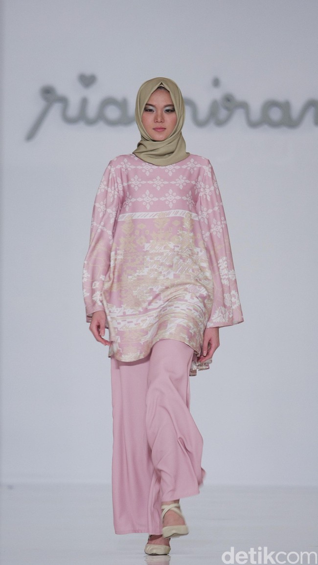 Ria Miranda Trunk Show 2016 Classifo at The Hall Lt.8 Senayan City. Jakarta. [Foto: Mohammad Abduh/Wolipop]