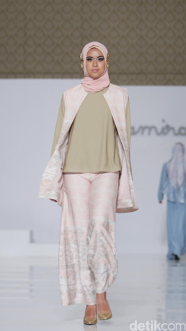 Ria Miranda Trunk Show 2016 Classifo at The Hall Lt.8 Senayan City. Jakarta. [Foto: Mohammad Abduh/Wolipop]