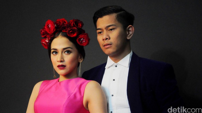 Sah! Nina Zatulini-Chandra Tauphan Resmi Jadi Suami-istri