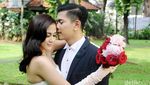 Berbaju Pengantin, Nina Zatulini Intim dengan Calon Suami
