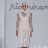 Ria Miranda Trunk Show 2016 Classifo at The Hall Lt.8 Senayan City. Jakarta. [Foto: Mohammad Abduh/Wolipop]