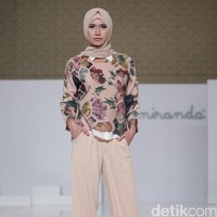 Ria Miranda Trunk Show 2016 Classifo at The Hall Lt.8 Senayan City. Jakarta. [Foto: Mohammad Abduh/Wolipop]