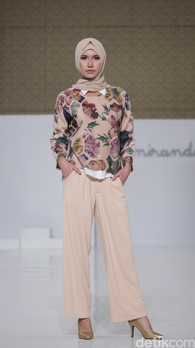 Ria Miranda Trunk Show 2016 Classifo at The Hall Lt.8 Senayan City. Jakarta. [Foto: Mohammad Abduh/Wolipop]