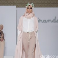 Ria Miranda Trunk Show 2016 Classifo at The Hall Lt.8 Senayan City. Jakarta. [Foto: Mohammad Abduh/Wolipop]