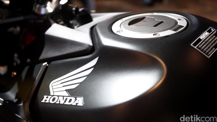 PT Astra Honda Motor meluncurkan edisi spesial CB150R StreetFire di Jakarta, Jumat (11/12/2015). Edisi spesial dari line-up motor sport Honda ini memiliki tampilan lebih agresif.