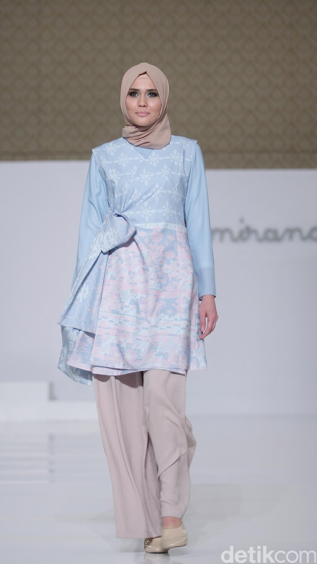 Ria Miranda Trunk Show 2016 Classifo at The Hall Lt.8 Senayan City. Jakarta. [Foto: Mohammad Abduh/Wolipop]