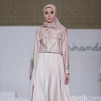 Ria Miranda Trunk Show 2016 Classifo at The Hall Lt.8 Senayan City. Jakarta. [Foto: Mohammad Abduh/Wolipop]