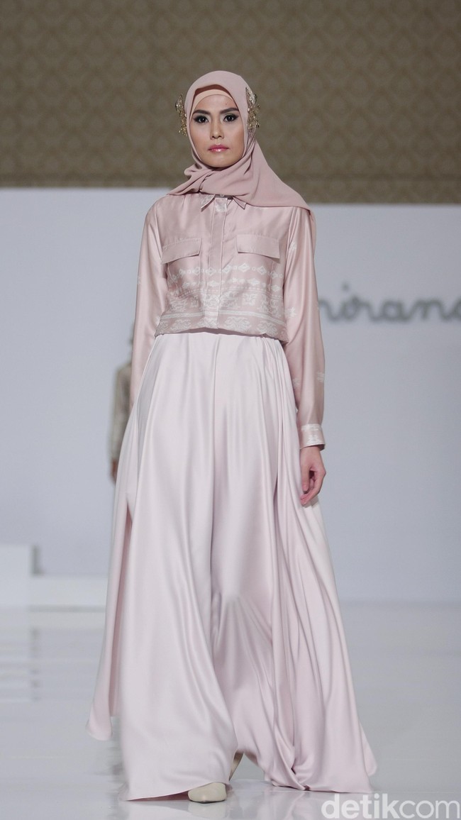 Ria Miranda Trunk Show 2016 Classifo at The Hall Lt.8 Senayan City. Jakarta. [Foto: Mohammad Abduh/Wolipop]