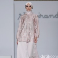 Ria Miranda Trunk Show 2016 Classifo at The Hall Lt.8 Senayan City. Jakarta. [Foto: Mohammad Abduh/Wolipop]