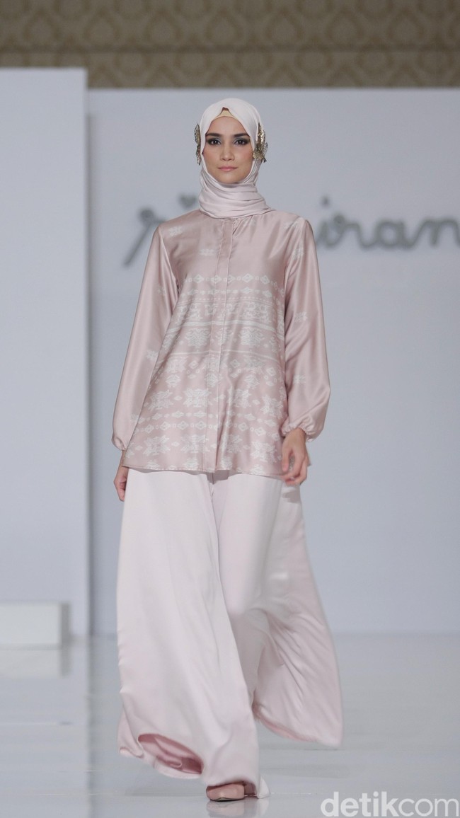 Ria Miranda Trunk Show 2016 Classifo at The Hall Lt.8 Senayan City. Jakarta. [Foto: Mohammad Abduh/Wolipop]
