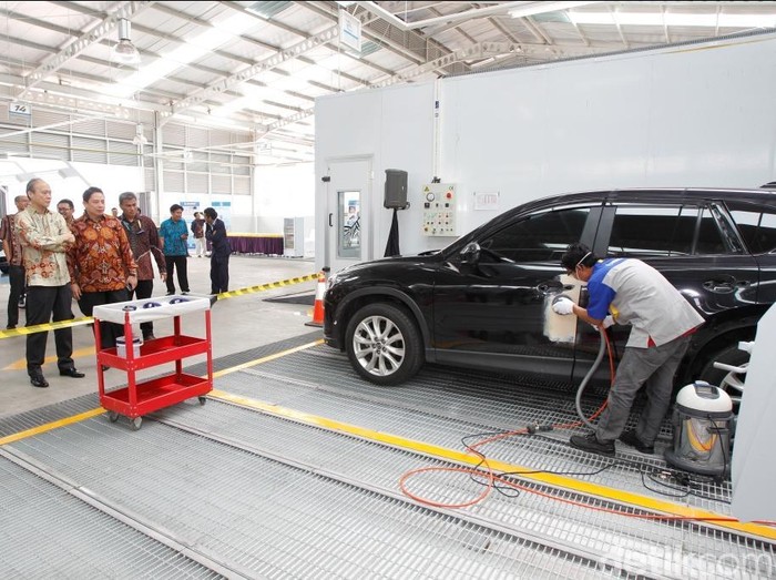 Mazda Resmikan Bengkel Perbaikan Eksterior Mobil di Tangerang