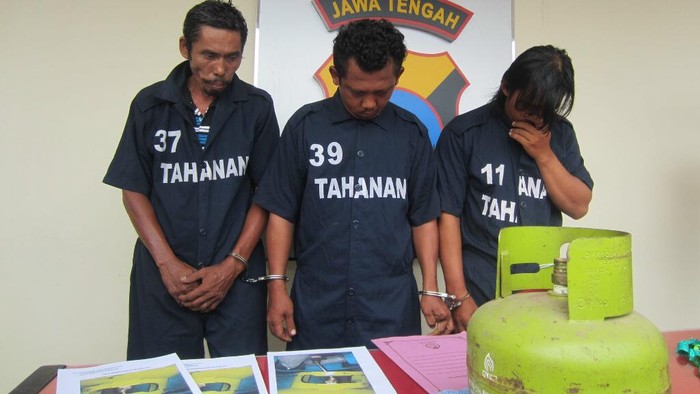Terdesak Ekonomi, Tiga Orang ini Nekat Oplos Gas Elpiji