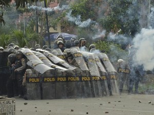 Bentrok Massa Pendukung Calon Bupati Gowa Reda, 700 Polisi Siaga