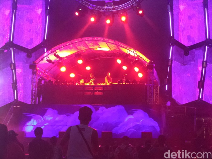 DVBBS Mendadak Batal Beraksi di Hari Ke-2 DWP 2015