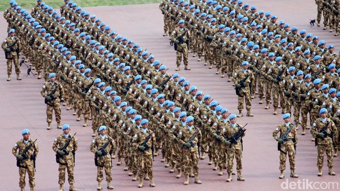 Sebanyak 1.169 prajurit TNI diberangkatkan dalam misi perdamaian PBB ke Lebanon. Prajurit TNI yang tergabung dalam Satuan Tugas Kontingen Garuda (Satgas Konga) Unifil itu diberangkatkan dari Plaza Mabes TNI Cilangkap, Jakarta Timur, Jumat (11/12/2015). Ist/Puspen TNI.