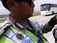7 Kebiasaan Pengemudi yang Berbahaya