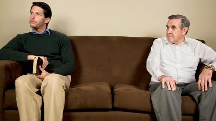 Cenderung Sinis pada Lansia? Awas Anda Bisa Ketularan Alzheimer