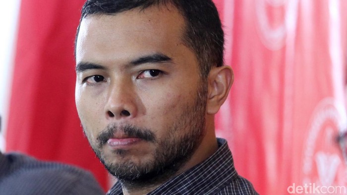 Koordinator ICW Adnan Topan Husodo
