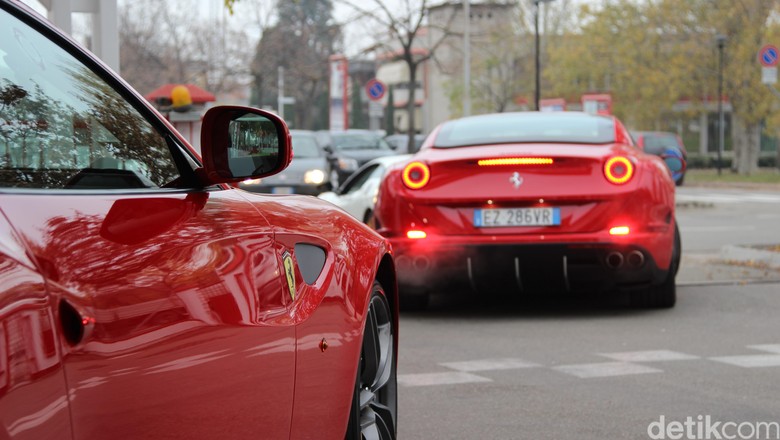 Setahun, Pemilik Ferrari Harus Bayar Pajak Seharga Toyota 