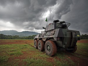 Panser Badak Karya Pindad Sukses Uji Tembak