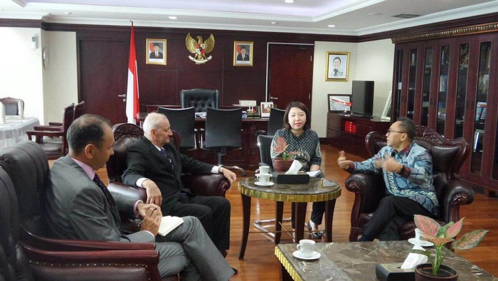 Bertemu Dubes Ceko, Ketua MPR Bicara Muslim di Indonesia yang Toleran