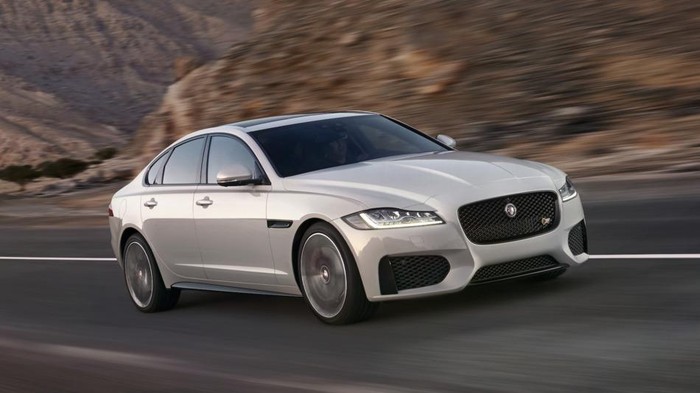 Punya Jaguar dan Land Rover? Ini Paket Servis dan Garansinya