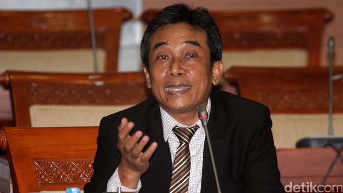 Komisi III DPR memulai uji kelayakan dan kepatuhan calon pimpinan Komisi Pemberantasan Korupsi (KPK) di Nusantara II, Komplek Parlemen, Senayan, Jakarta, Senin (14/12/2015). Calon pimpinan KPK Sujanarko mendapat giliran pertama yang dicecar oleh anggota Komisi yang membidangi persoalan hukum tersebut. lamhot Aritonang/detikcom.