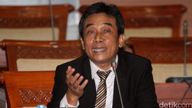 Komisi III DPR memulai uji kelayakan dan kepatuhan calon pimpinan Komisi Pemberantasan Korupsi (KPK) di Nusantara II, Komplek Parlemen, Senayan, Jakarta, Senin (14/12/2015). Calon pimpinan KPK Sujanarko mendapat giliran pertama yang dicecar oleh anggota Komisi yang membidangi persoalan hukum tersebut. lamhot Aritonang/detikcom.