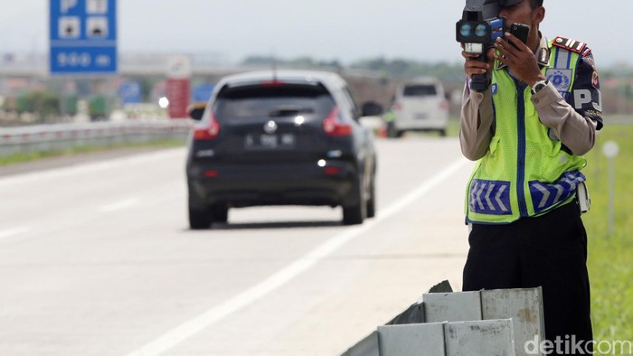 Tol Cipali Ramai Lancar Hingga KM 120, Cuaca Gerimis