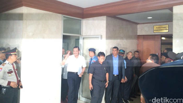 Anggota MKD Tanya Kedekatan Luhut dengan Novanto dan Reza Chalid