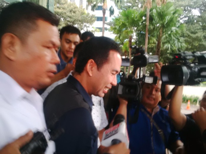 Aksi Diam Seribu Bahasa Atut dan Wawan Usai Diperiksa KPK