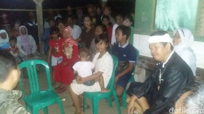Saat Bupati Dedi Tinjau Jembatan Cilalawi yang Jadi Sorotan