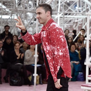 Desainer Raf Simons Tinggalkan Calvin Klein Desainer Raf Simons Tinggalkan Calvin Klein