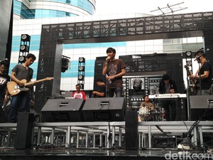 Eross Chandra: Kalau Kamu Musisi yang Mau Berkarya Tanpa Drugs, Contoh Saya