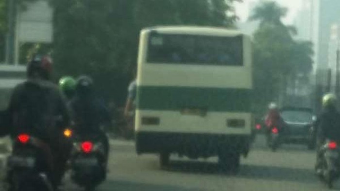 Pak Dishub! Kopaja Ini Rodanya Tidak Lengkap Tapi Masih Angkut Penumpang
