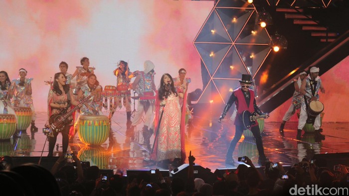 HUT transmedia