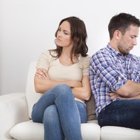 Mencintai orang lain ketika sudah punya pasangan dianggap sebagai bentuk perselingkuhan paling fatal. Ada 55 persen responden setuju bahwa selingkuh hati lebih kejam daripada selingkuh fisik. Foto: Thinkstock