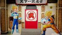 Area Dragon Ball didominasi dengan warna merah, kuning dan oranye.