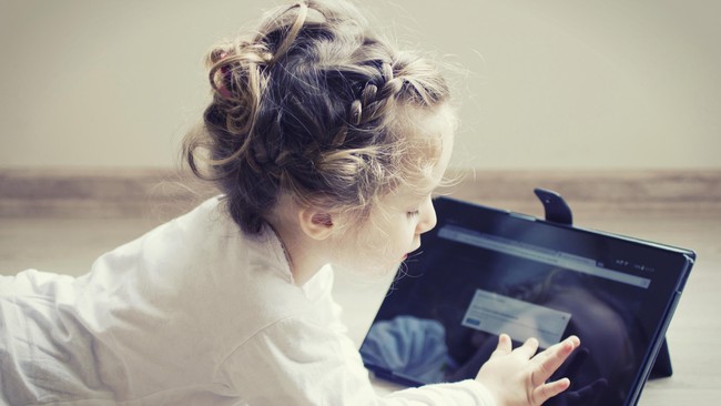 Bisa Ditiru, Trik Selebriti Batasi Pemakaian Gadget Anak