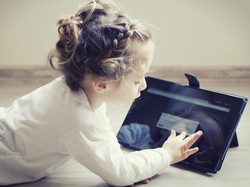 Duh! Anak Tak Sengaja Lihat Pornografi Saat Ngegame