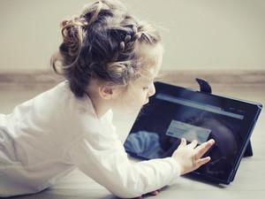 Patut Dicoba, Trik Agar Anak Bisa Lepas dari Kebiasaan Main Gadget