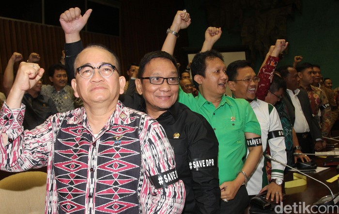 Berharap Sanksi MKD untuk Novanto, Ruhut: Kuncinya Ada di PDIP