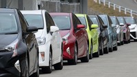 Mobil ramah lingkungan juga tak kalah mendapat perhatian. Mobil terbaik versi wanita di segmen ini adalah tak lain Toyota Prius. Foto: Toyota Motor Corporation