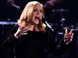 Adele Terlihat Langsing Saat Pakai Jersey Inggris, Begini Pola Dietnya