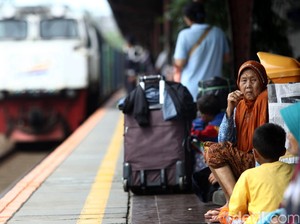 Jalur Tol Macet, Penumpang Kereta Api Melonjak Tajam